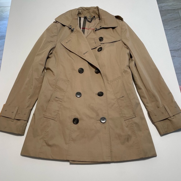 Burberry Jackets & Blazers - Burberry trench coat, US size 2, UK size 4